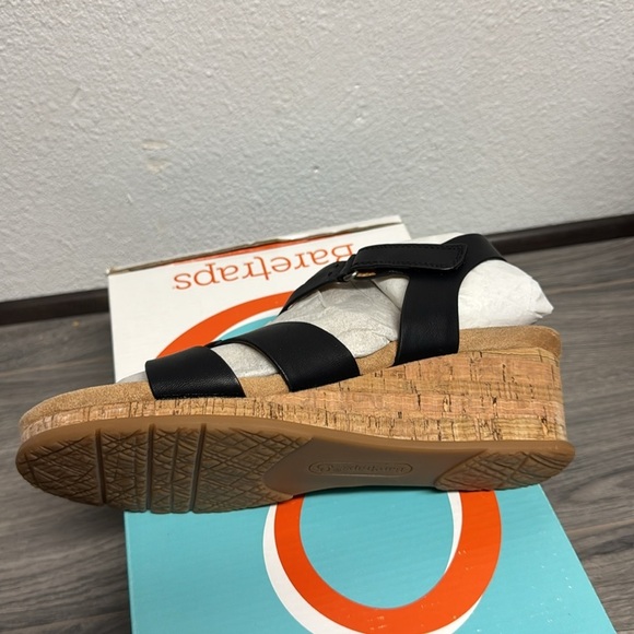 Baretraps Freesia Wedge Sandals - Picture 4 of 6